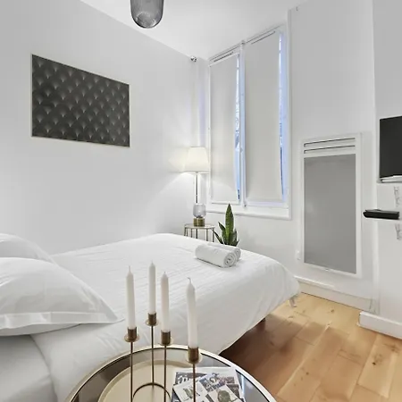 Moderne A Proche Arena Bercy * 巴黎