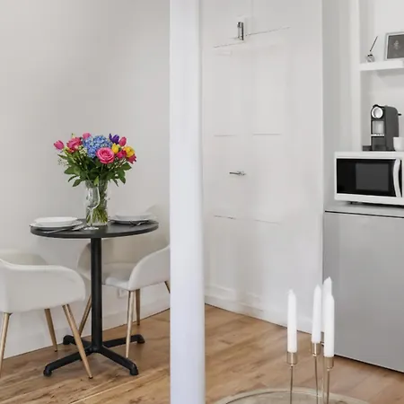 Moderne A Proche Arena Bercy Párizs