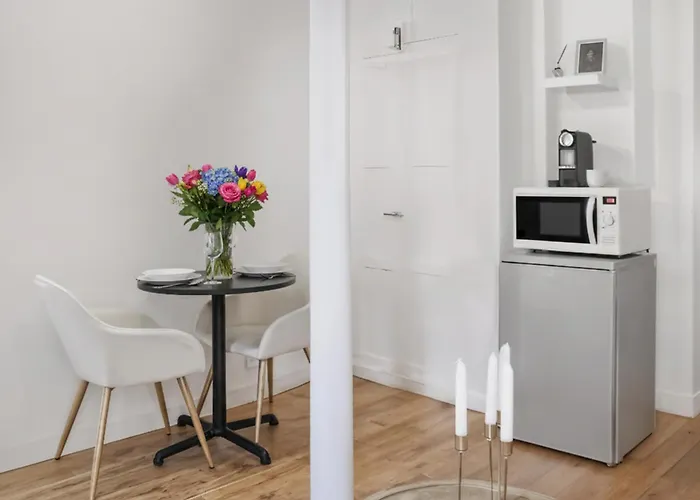 Moderne A Proche Arena Bercy Párizs