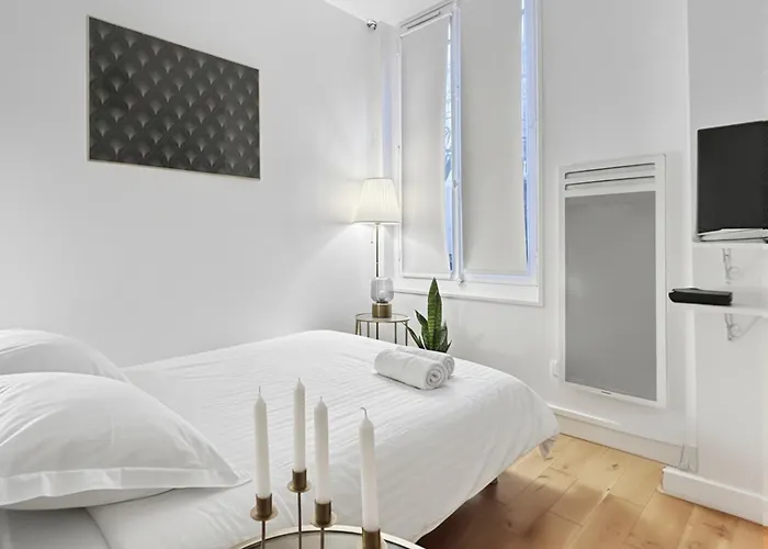 Moderne A Proche Arena Bercy * Paříž