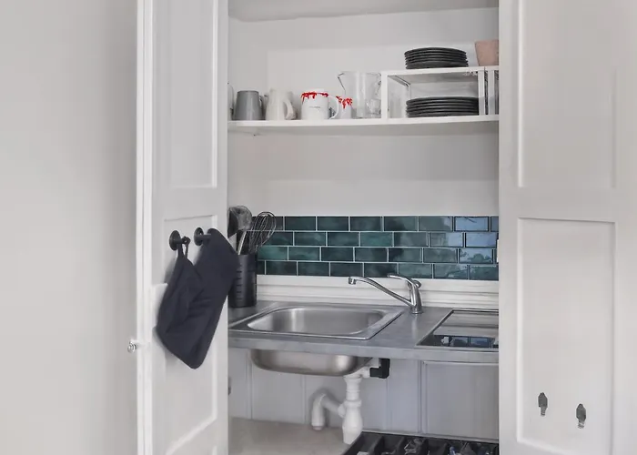 Moderne à Proche Arena Bercy